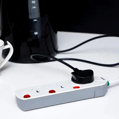 3Way Ext socket/2M/13Amp/Childprot 1X24