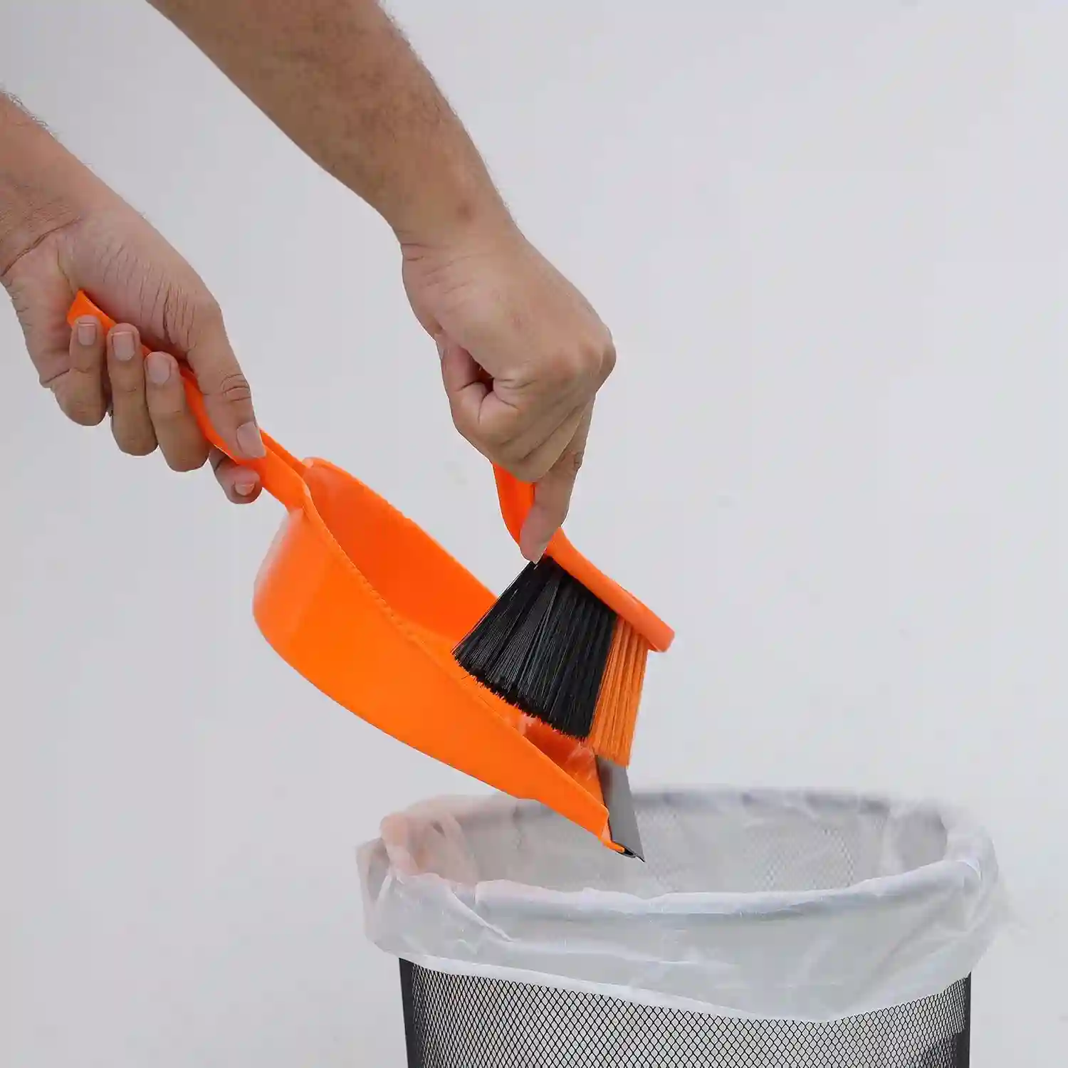 Royalford Plastic Dust Pan