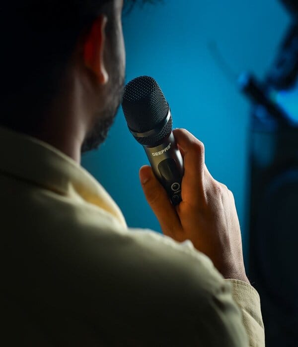 Uhf Wireles Microphone/Long Distnce1x20