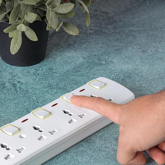 4 Way Extension Socket/ 4M 1X24