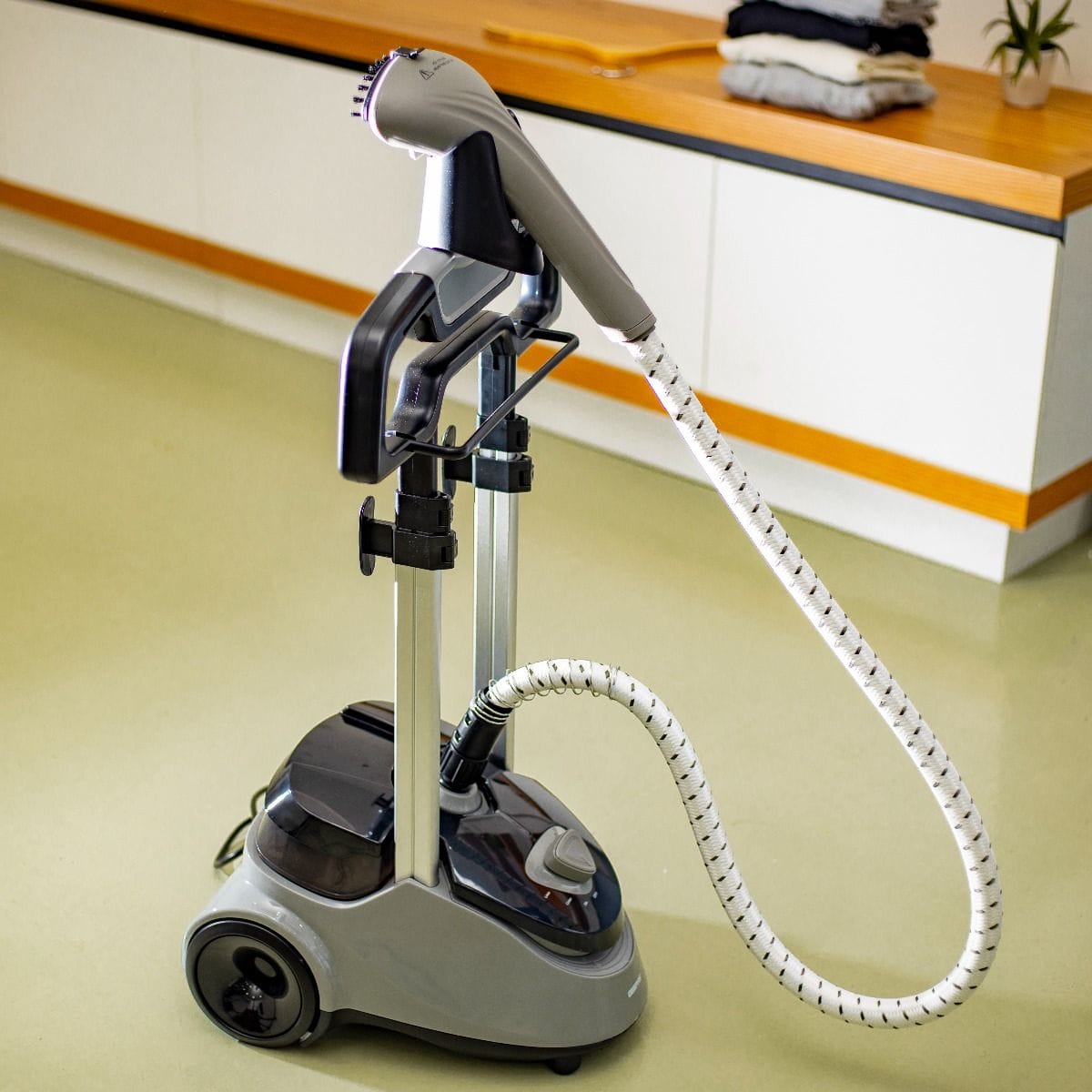 Garment Steamer/2.6 Ltr Capcty 1800W 1X1