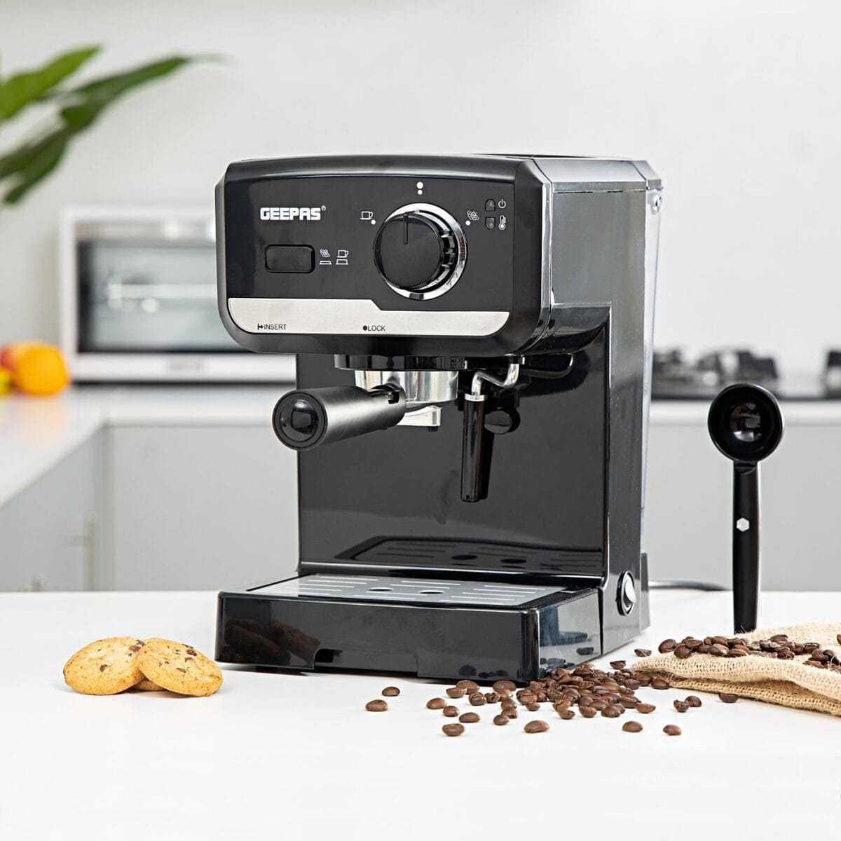 Geepas GCM41507 Cappuccino Maker - Image 2