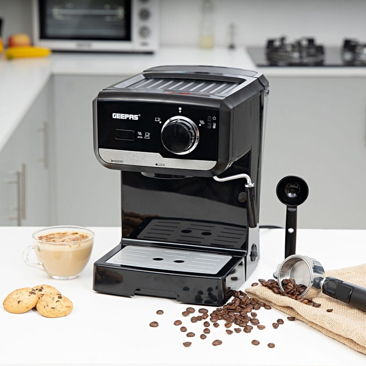 Geepas GCM41507 Cappuccino Maker - Image 3