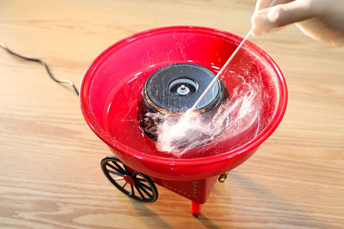Geepas Cotton Candy Maker - Image 2