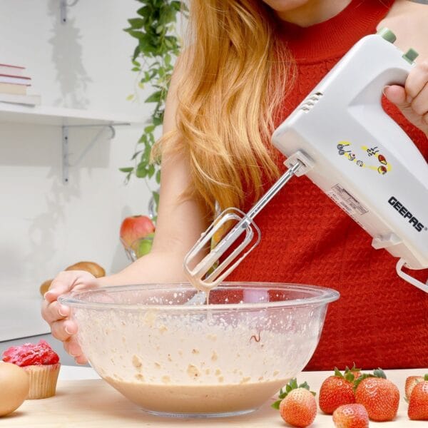 Geepas GHM2001 160W Hand Mixer